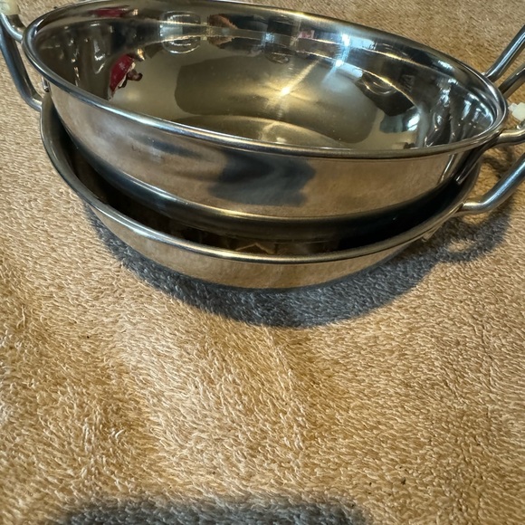 Serving bowls - Picture 1 of 4
